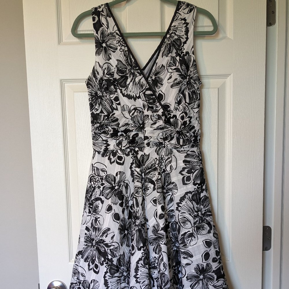 Adorable black and white floral dress in size 6